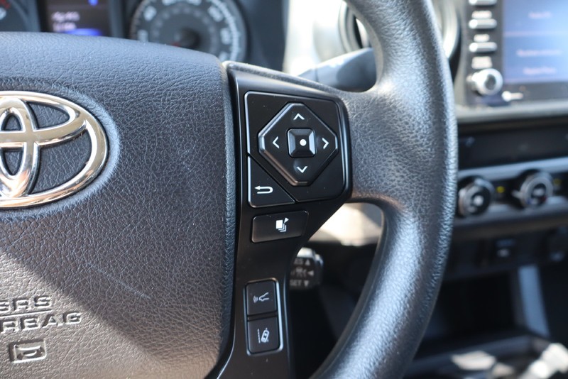 Toyota Tacoma Vehicle Full-screen Gallery Image 23