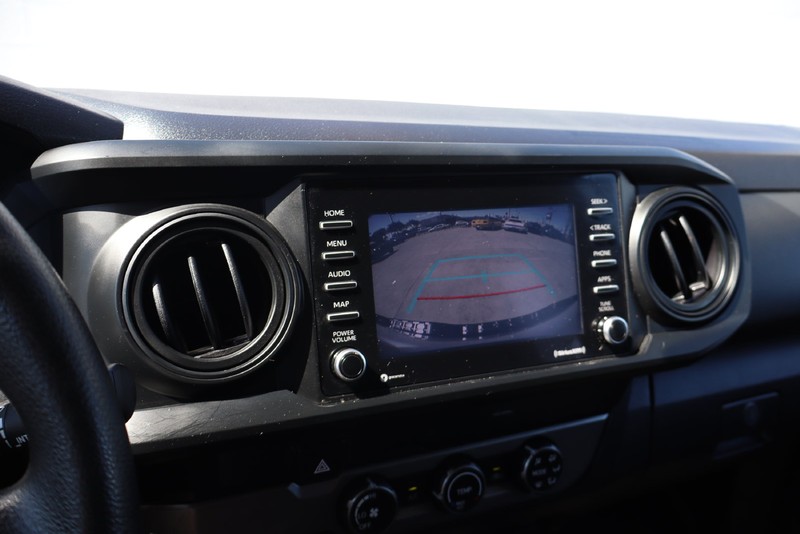 Toyota Tacoma Vehicle Full-screen Gallery Image 25