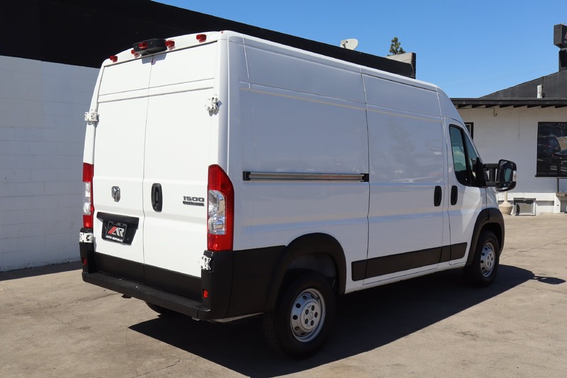 Ram ProMaster Cargo Van Vehicle Full-screen Gallery Image 05