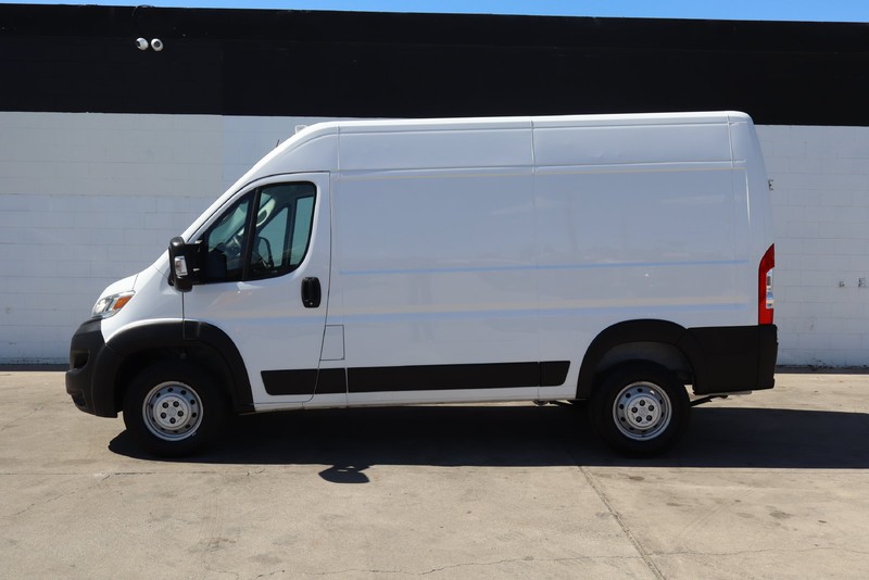 Ram ProMaster Cargo Van Vehicle Full-screen Gallery Image 09