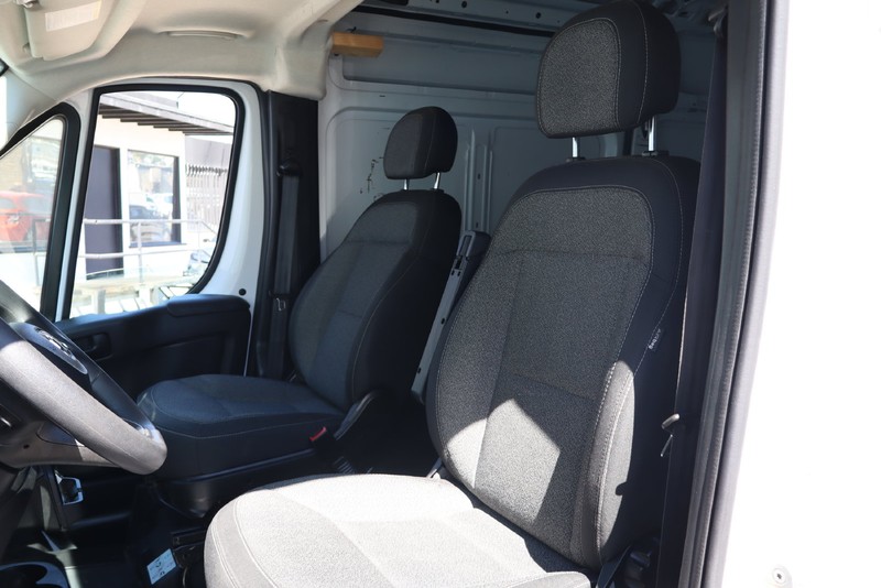 Ram ProMaster Cargo Van Vehicle Full-screen Gallery Image 15