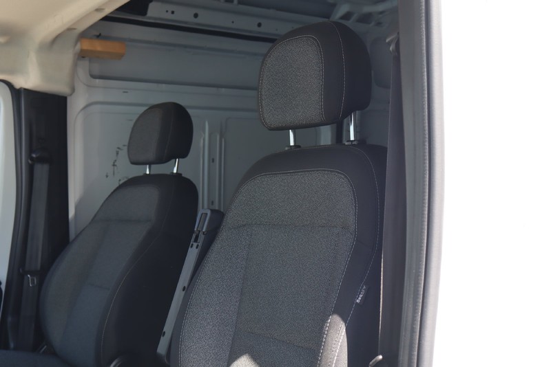 Ram ProMaster Cargo Van Vehicle Full-screen Gallery Image 16