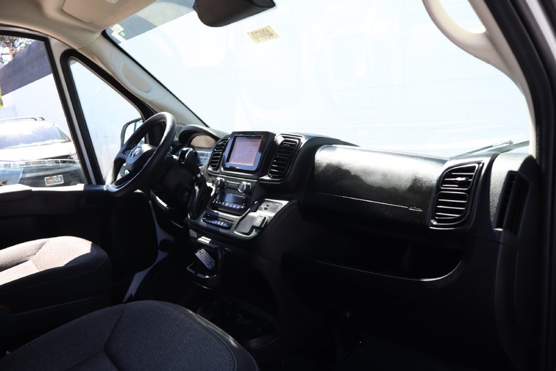 Ram ProMaster Cargo Van Vehicle Full-screen Gallery Image 17
