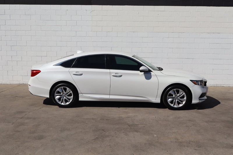 Honda Accord Sedan Vehicle Full-screen Gallery Image 04