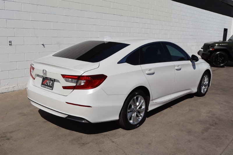Honda Accord Sedan Vehicle Full-screen Gallery Image 05