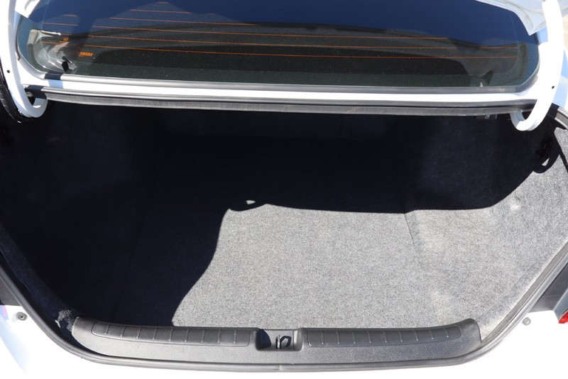 Honda Accord Sedan Vehicle Full-screen Gallery Image 08