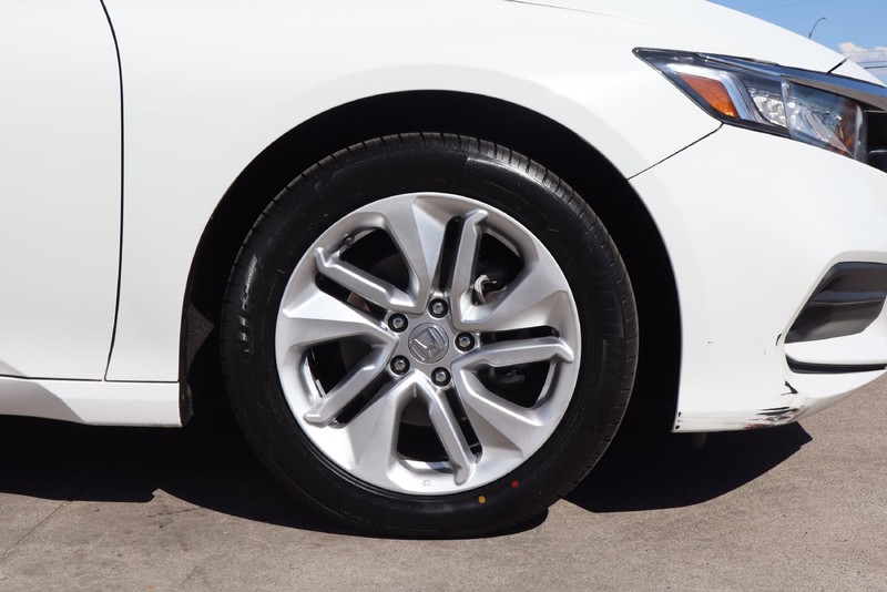 Honda Accord Sedan Vehicle Full-screen Gallery Image 13