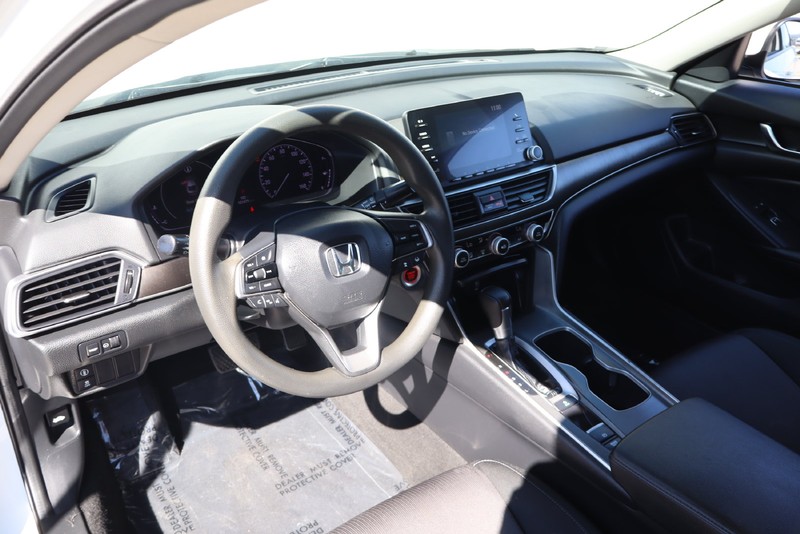 Honda Accord Sedan Vehicle Full-screen Gallery Image 15