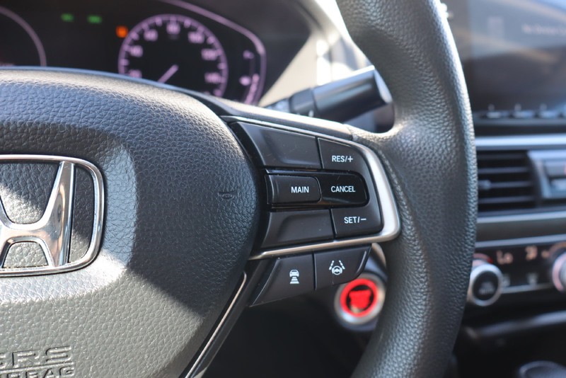 Honda Accord Sedan Vehicle Full-screen Gallery Image 24