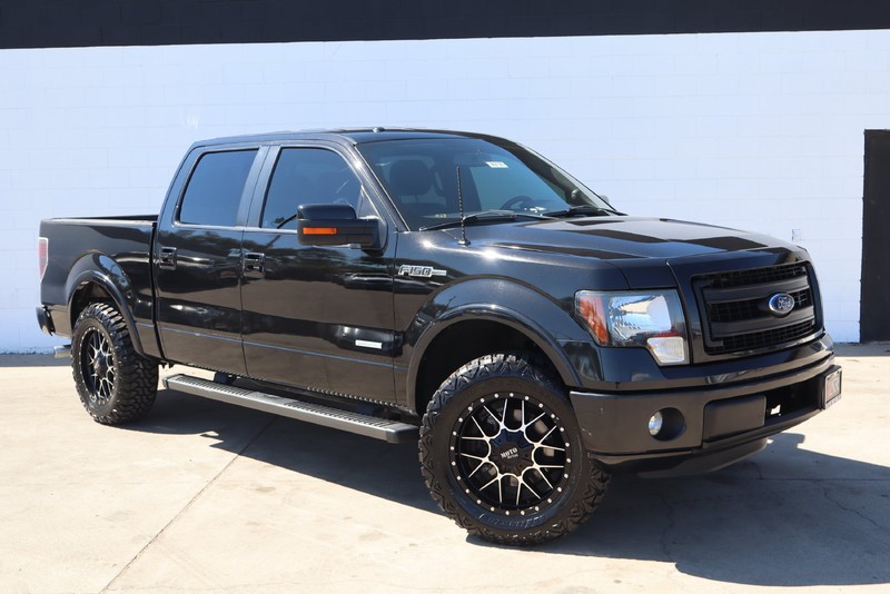 Ford F-150 Vehicle Full-screen Gallery Image 01