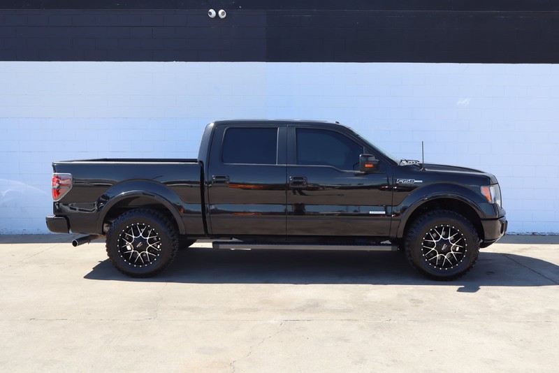 Ford F-150 Vehicle Full-screen Gallery Image 04