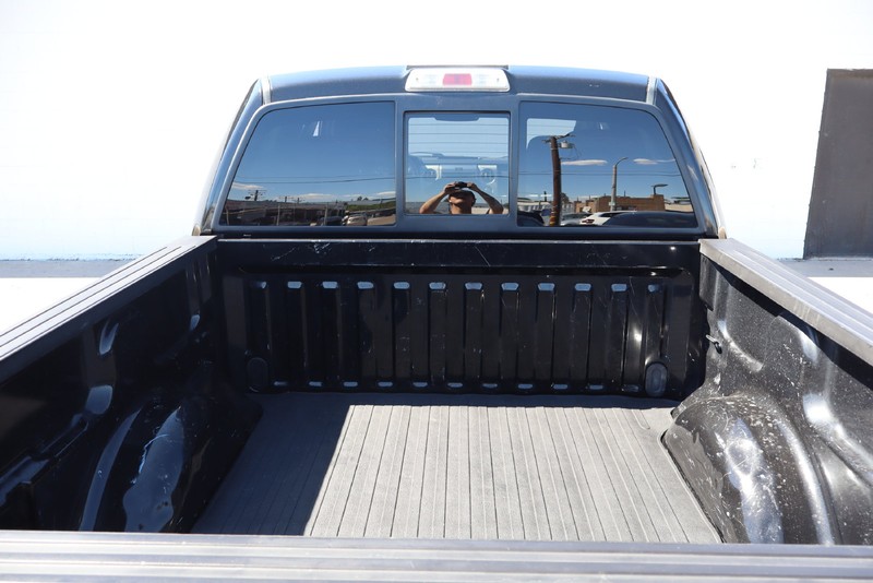 Ford F-150 Vehicle Full-screen Gallery Image 08