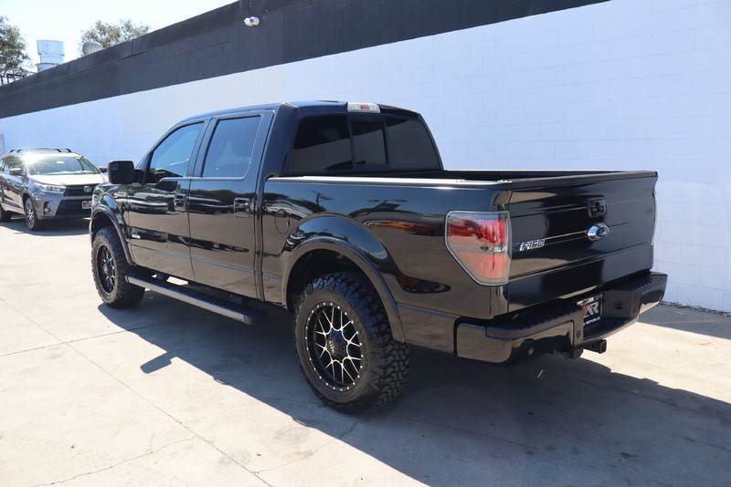 Ford F-150 Vehicle Full-screen Gallery Image 09