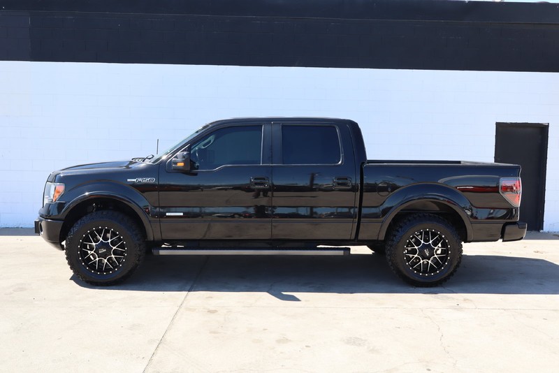 Ford F-150 Vehicle Full-screen Gallery Image 10