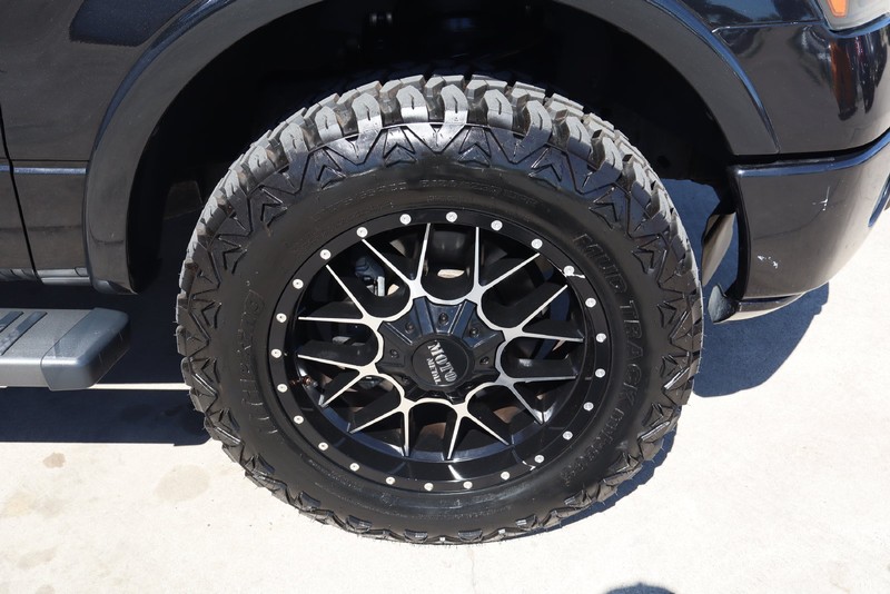 Ford F-150 Vehicle Full-screen Gallery Image 12