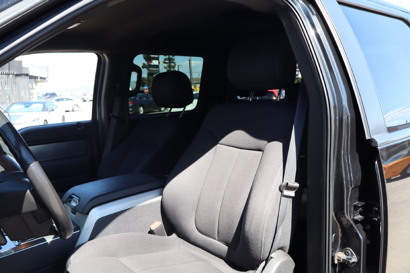 Ford F-150 Vehicle Full-screen Gallery Image 15