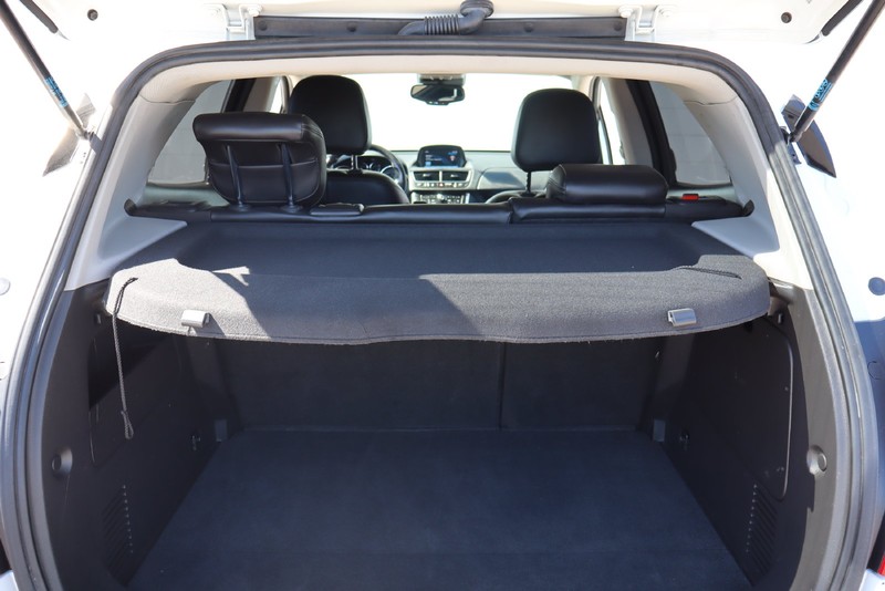 Buick Encore Vehicle Full-screen Gallery Image 08