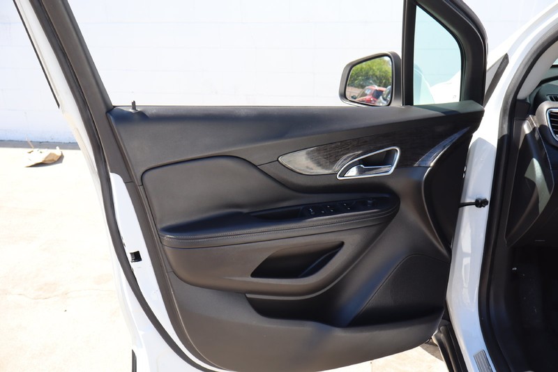 Buick Encore Vehicle Full-screen Gallery Image 13