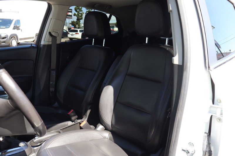 Buick Encore Vehicle Full-screen Gallery Image 15