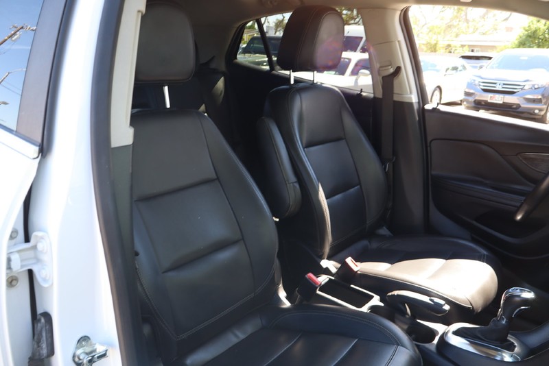 Buick Encore Vehicle Full-screen Gallery Image 18