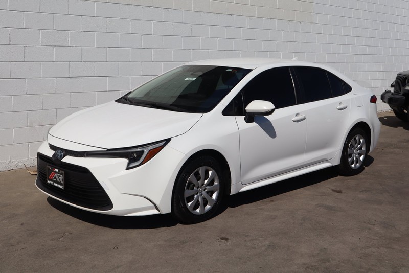 Toyota Corolla Vehicle Full-screen Gallery Image 11