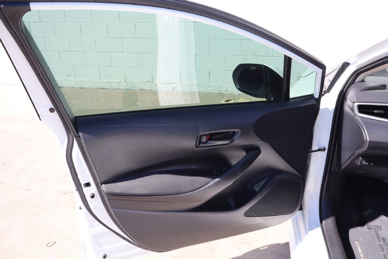Toyota Corolla Vehicle Full-screen Gallery Image 14
