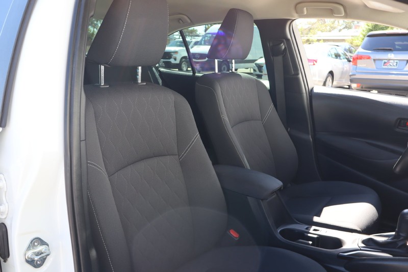 Toyota Corolla Vehicle Full-screen Gallery Image 19