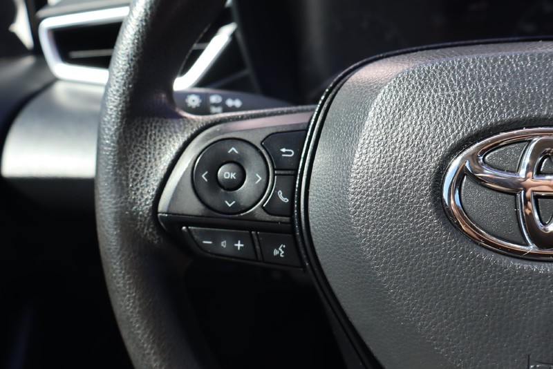 Toyota Corolla Vehicle Full-screen Gallery Image 24