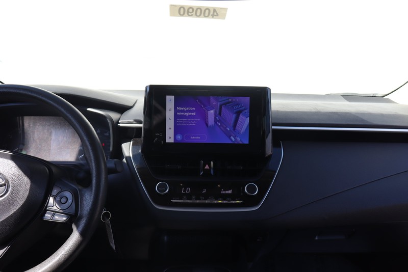 Toyota Corolla Vehicle Full-screen Gallery Image 26
