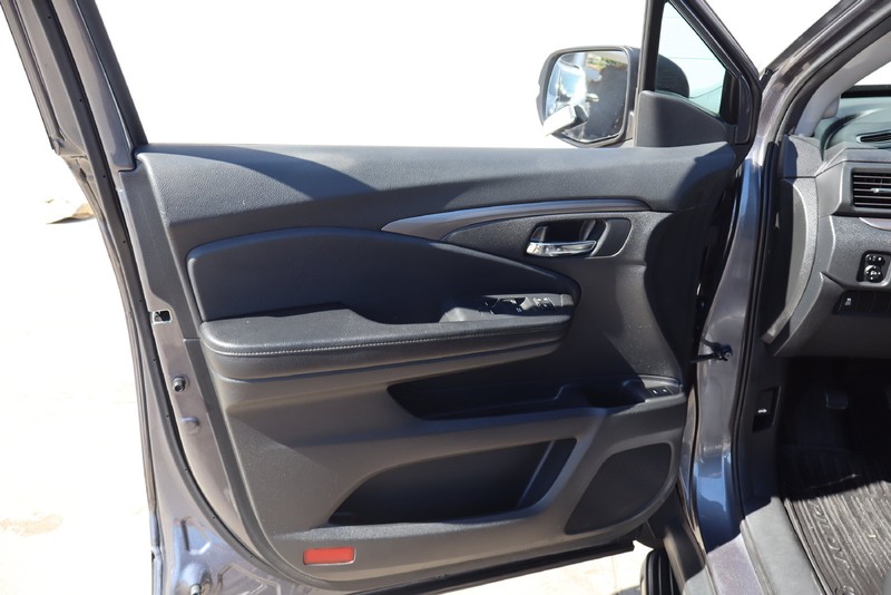 Honda Pilot Vehicle Full-screen Gallery Image 12