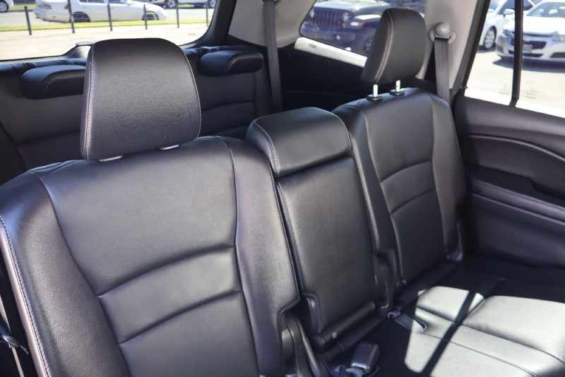 Honda Pilot Vehicle Full-screen Gallery Image 18