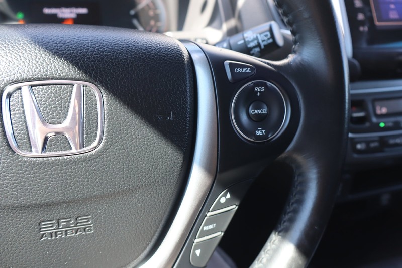 Honda Pilot Vehicle Full-screen Gallery Image 24