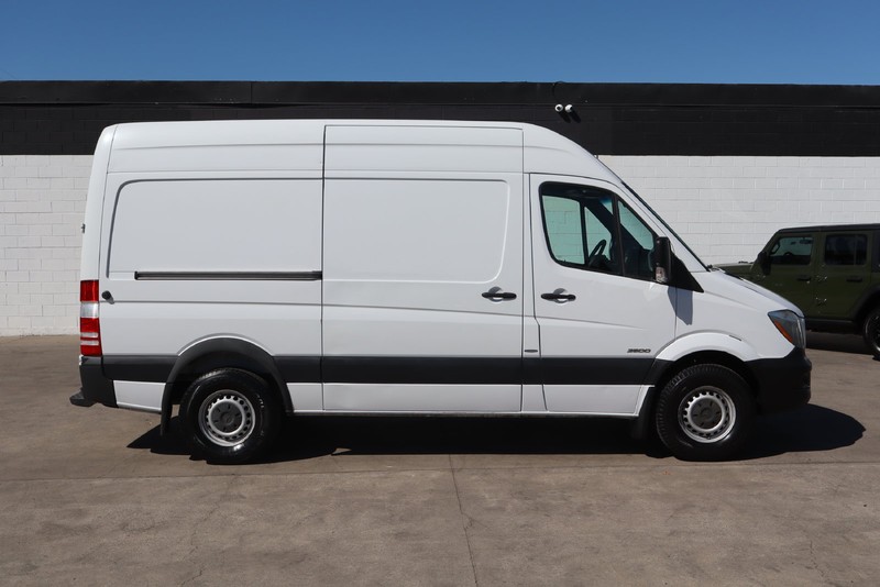 Mercedes-Benz Sprinter Cargo Vans Vehicle Full-screen Gallery Image 01