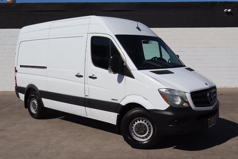 Mercedes-Benz Sprinter Cargo Vans Vehicle Full-screen Gallery Image 02