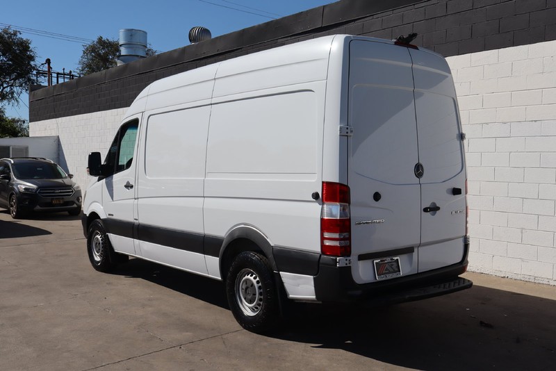 Mercedes-Benz Sprinter Cargo Vans Vehicle Full-screen Gallery Image 11