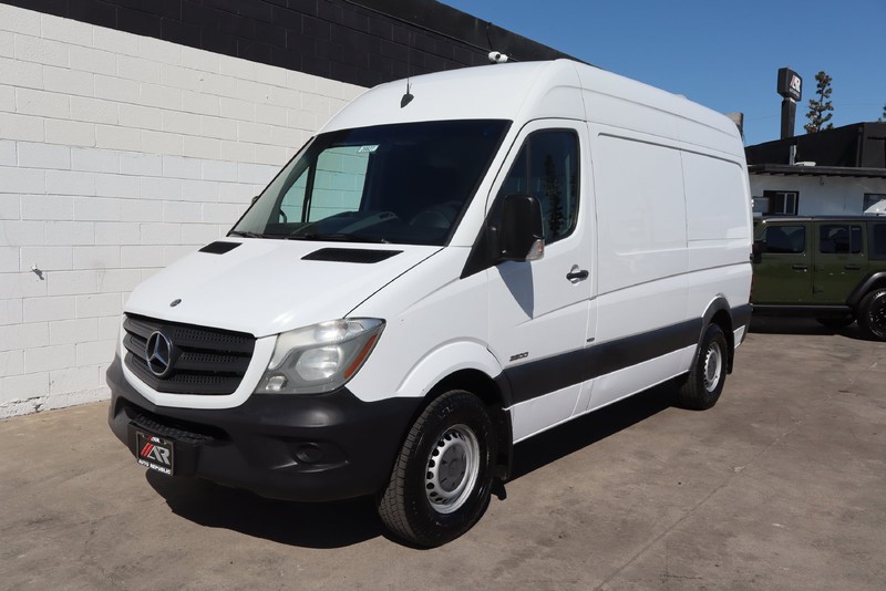 Mercedes-Benz Sprinter Cargo Vans Vehicle Full-screen Gallery Image 13