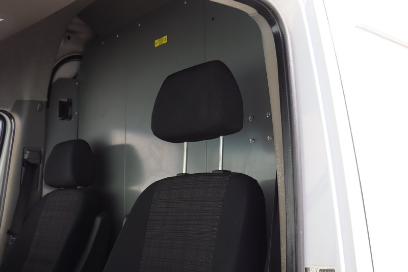 Mercedes-Benz Sprinter Cargo Vans Vehicle Full-screen Gallery Image 18