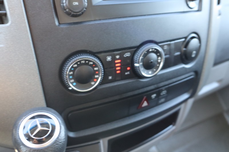 Mercedes-Benz Sprinter Cargo Vans Vehicle Full-screen Gallery Image 25
