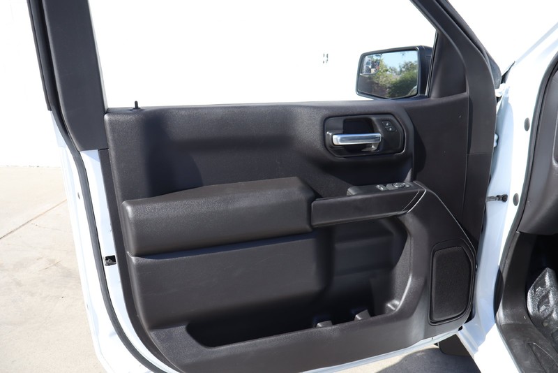 Chevrolet Silverado 1500 Vehicle Full-screen Gallery Image 14