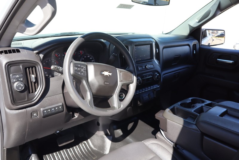 Chevrolet Silverado 1500 Vehicle Full-screen Gallery Image 15