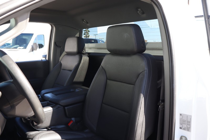 Chevrolet Silverado 1500 Vehicle Full-screen Gallery Image 16