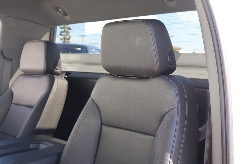 Chevrolet Silverado 1500 Vehicle Full-screen Gallery Image 17