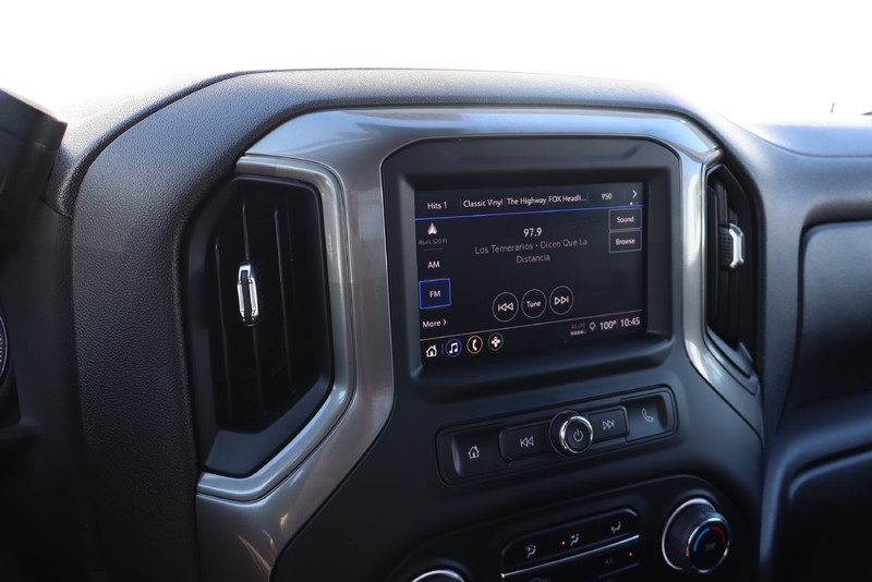 Chevrolet Silverado 1500 Vehicle Full-screen Gallery Image 24