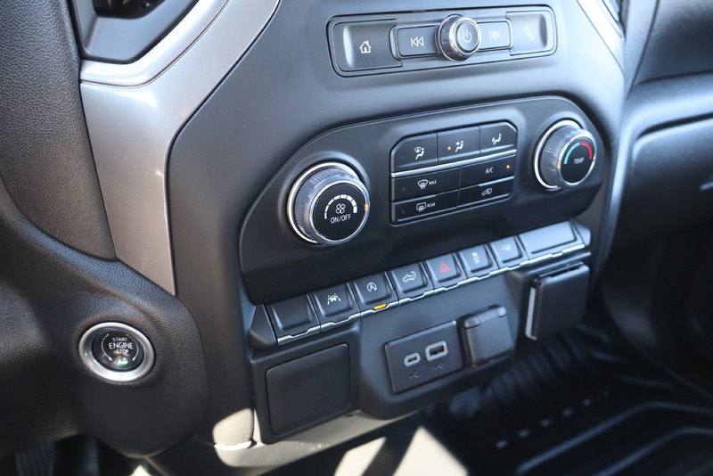Chevrolet Silverado 1500 Vehicle Full-screen Gallery Image 26