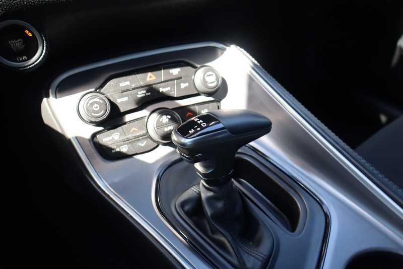 Dodge Challenger Vehicle Full-screen Gallery Image 28