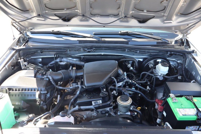 Toyota Tacoma Vehicle Full-screen Gallery Image 12