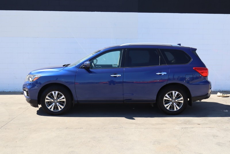 Nissan Pathfinder Vehicle Full-screen Gallery Image 10