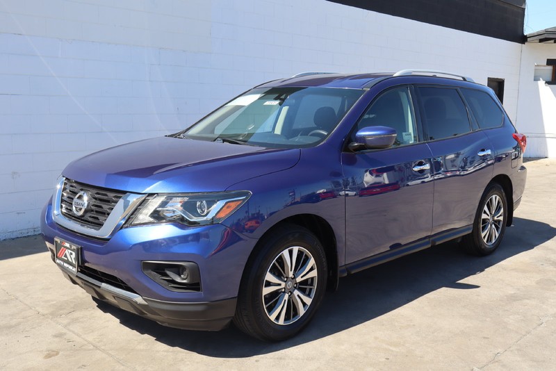 Nissan Pathfinder Vehicle Full-screen Gallery Image 11