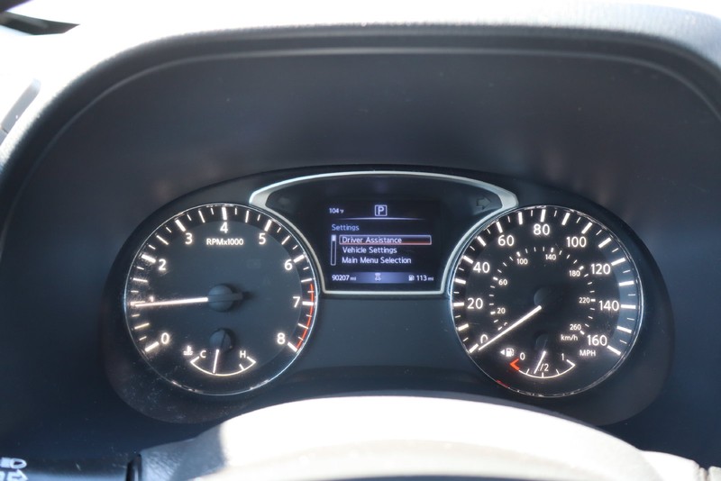 Nissan Pathfinder Vehicle Full-screen Gallery Image 22