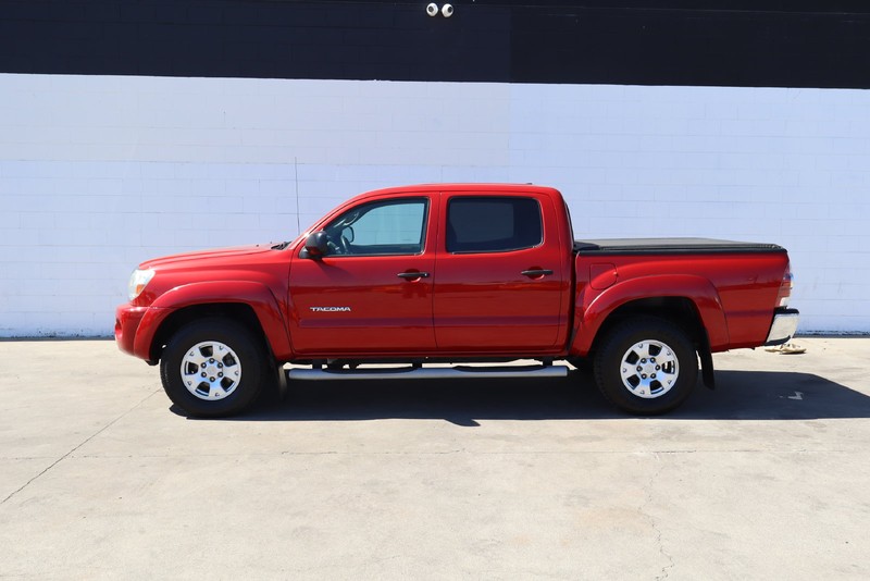 Toyota Tacoma Vehicle Full-screen Gallery Image 10